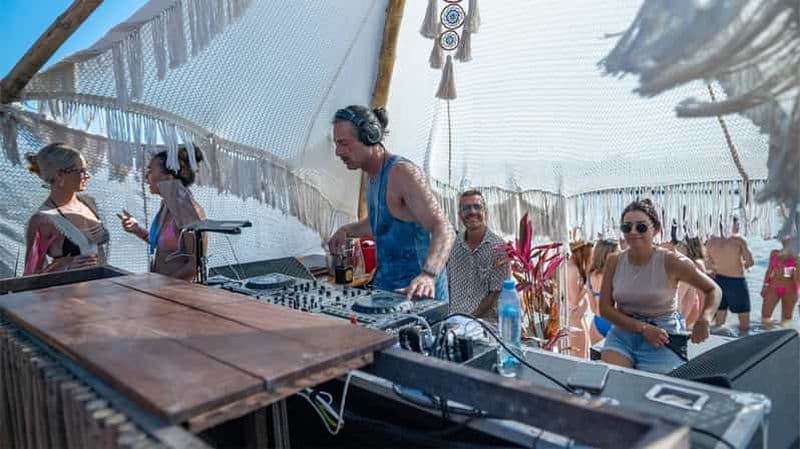 Billet Cancun : Isla Mujeres Catamaran Party Open Bar Only Adults (Fête du catamaran à Isla Mujeres)