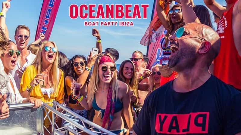 Billet Ibiza : fête VIP sur un catamaran avec barbecue et boissons