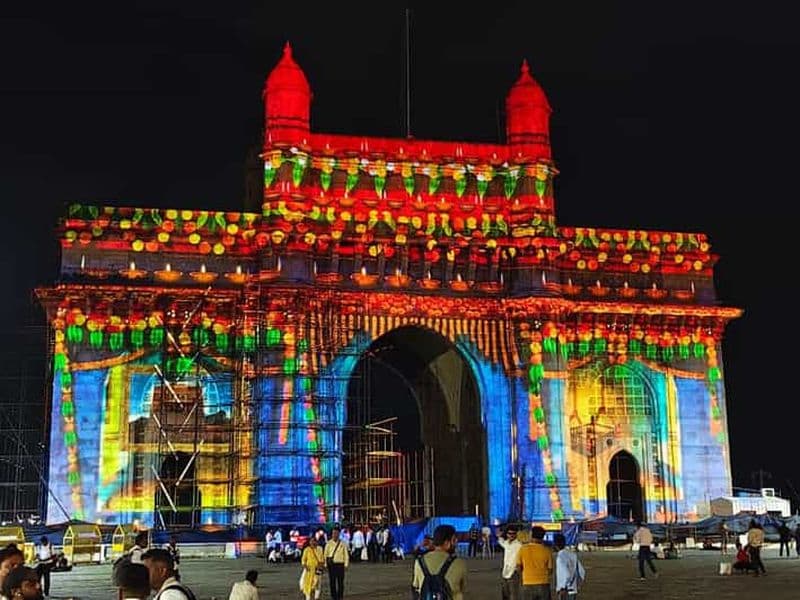 Billet Mumbai City Night Guided Tour with Delicious Street Food (visite guidée nocturne de la ville de Mumbai avec de délicieux plats de rue)