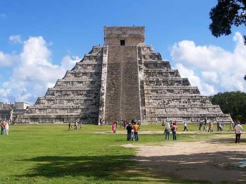 Billet Visite de Chichen Itza : Pyramides, Cenote Ik Kil et Valladolid