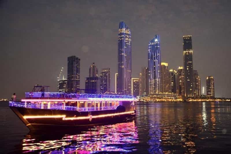 Billet Croisière en boutre à Dubaï Marina : dîner buffet et divertissement en direct