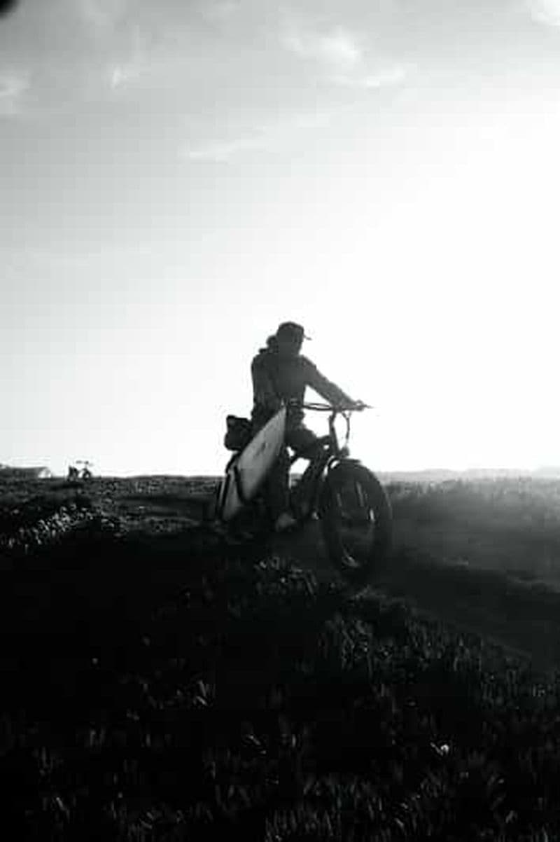 Billet Peniche : Guide de surf avec E-Bike