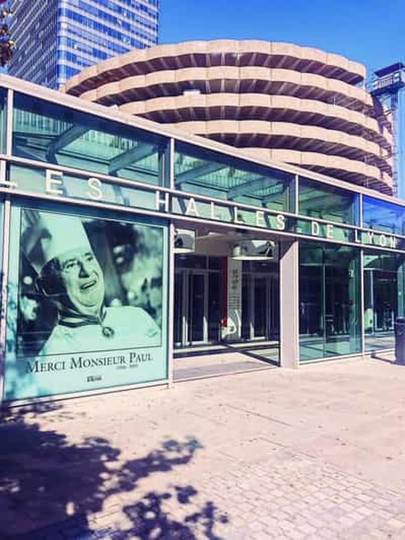 Billet Lyon : visite gastronomique des Halles Paul Bocuse avec dégustations à l'heure du déjeuner