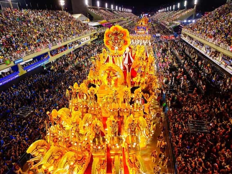 Billet 2025 : Défilé du carnaval de Rio à Sapucaí avec transfert
