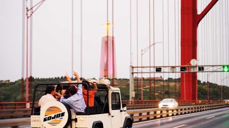 Billet Visite privée de LISBONNE en Jeep d'époque avec boissons à bord