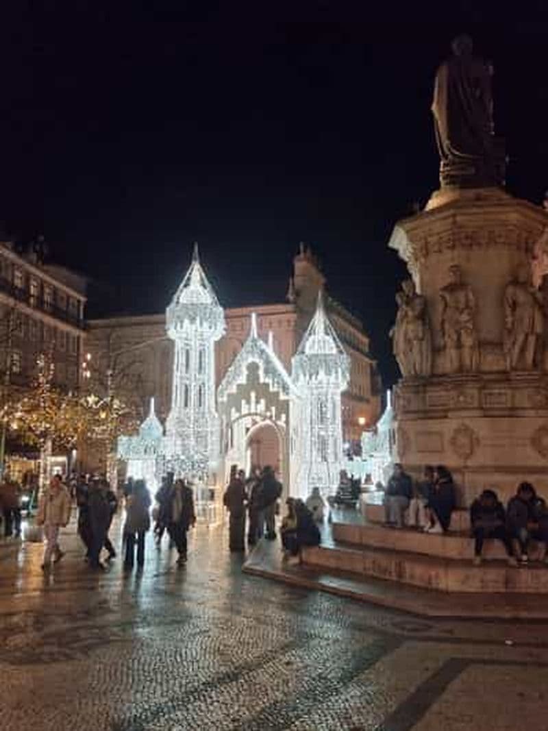 Billet Visite privée de 2 heures en TukTuk : les lumières de Noël, prise en charge gratuite