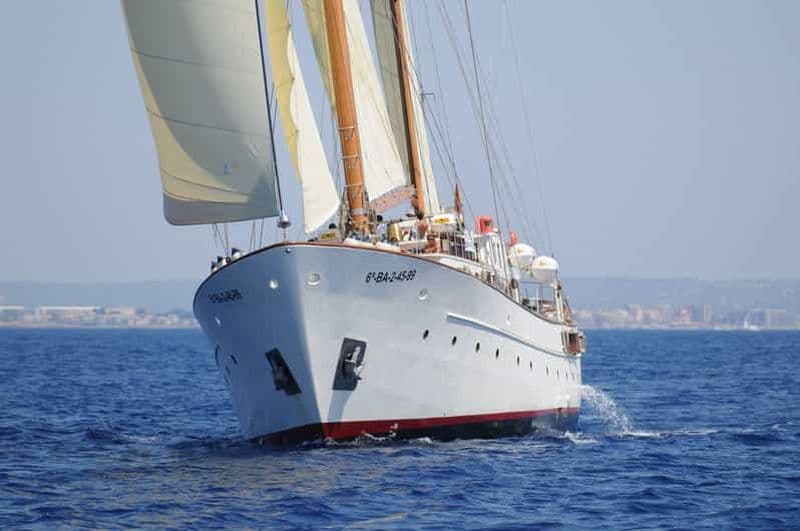Billet Barcelone : Excursion en bateau à voile avec Dj Skyline, musique et boissons