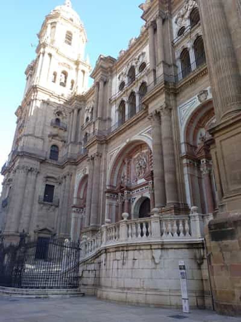 Billet Malaga : visite à pied de la vieille ville avec la cathédrale et le musée Picasso