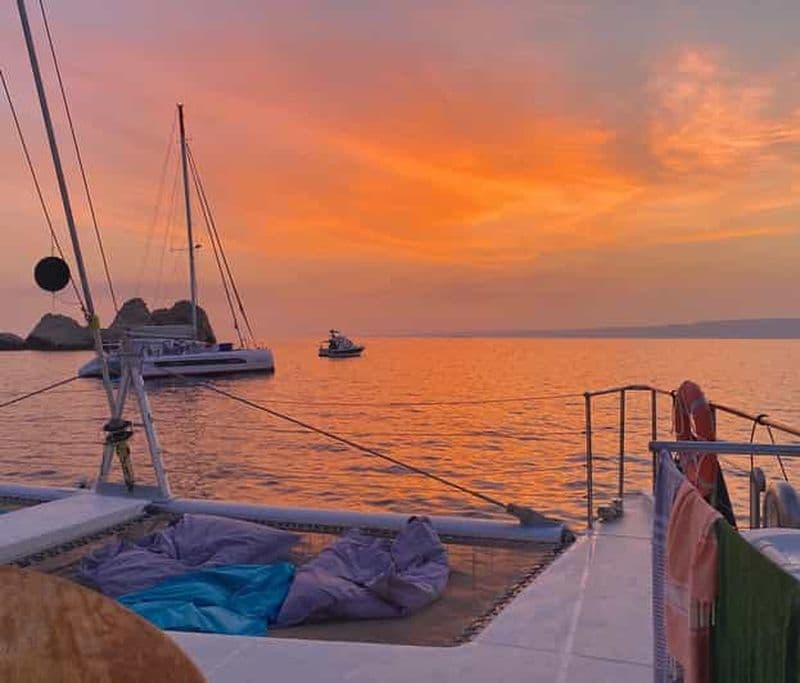 Billet Marseille : croisière au coucher du soleil en catamaran, buffet et boissons