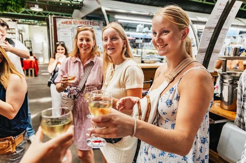 Billet Visite culinaire à pied dans le Marais avec fromage, vin et pâtisseries
