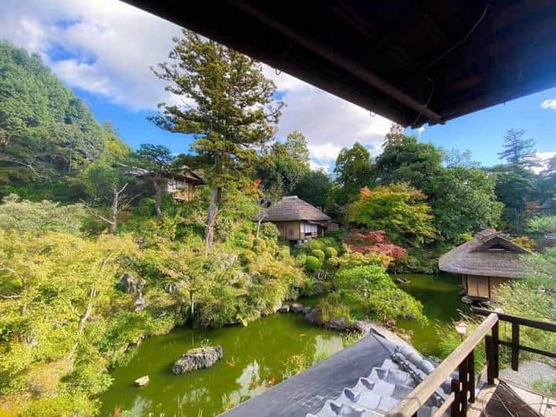 Billet Kyoto : Cérémonie du thé à la table avec vue sur un jardin pittoresque