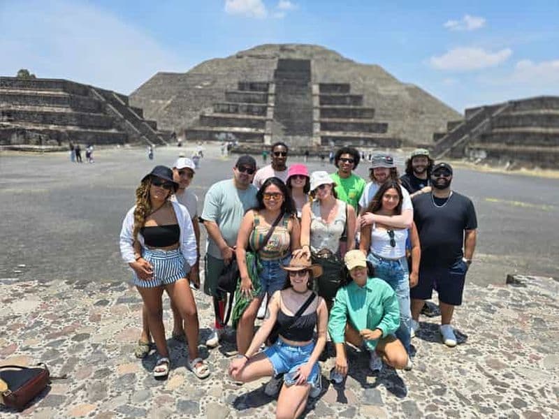 Billet Teotihuacán : Visite guidée des Pyramides + Petit déjeuner dans la grotte.