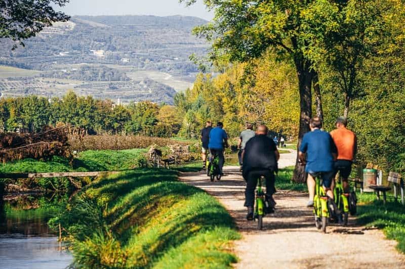 Billet Vérone : circuit à vélo électrique dans la campagne avec visite d'un domaine viticole et dégustation