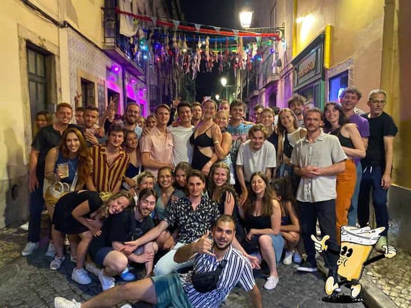 Billet Tournée des bars de Lisbonne : Bière/Sangria illimitées et entrée au club VIP