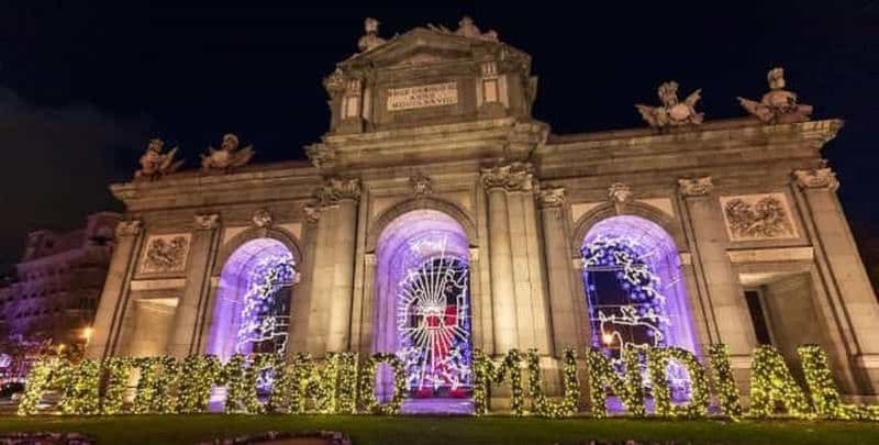 Billet Madrid : Visite des lumières de Noël en tuk-tuk électrique