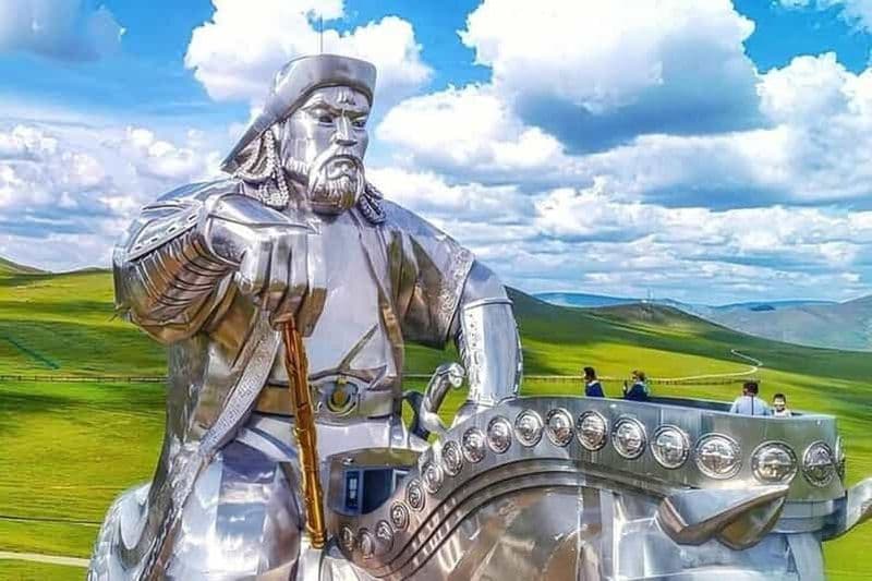 Billet Oulan-Bator : statue de Gengis Khan et rocher de la Tortue, excursion d'une journée