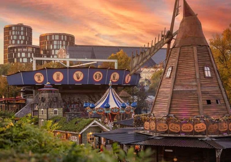 Billet Copenhague : Entrée et Pass Attractions pour Halloween aux Jardins de Tivoli