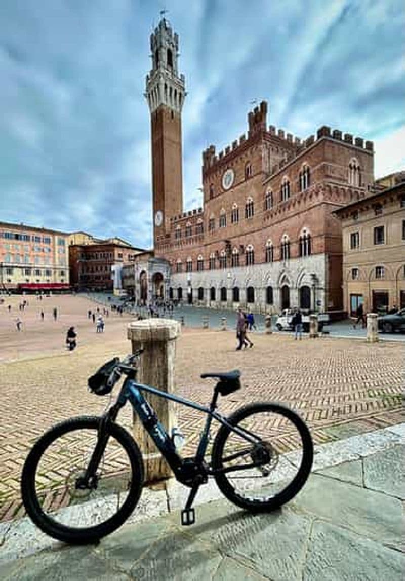 Billet "Visite guidée de la ville de Sienne en E-bike