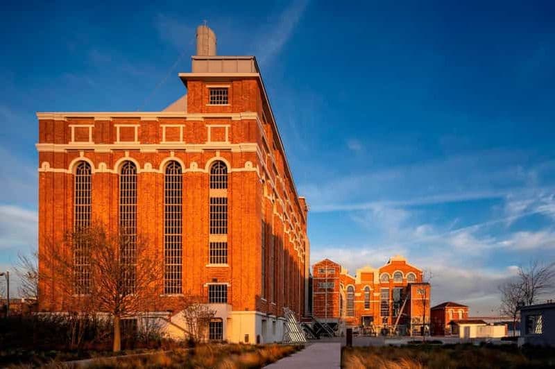 Billet Lisbonne : Profitez d'un billet MAAT avec une touche de gin et d'amuse-gueule