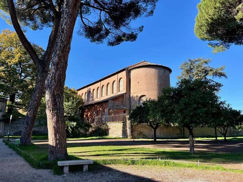 Billet Rome : Visite de Santa Sabina et Santa Prisca sur la colline de l'Aventin