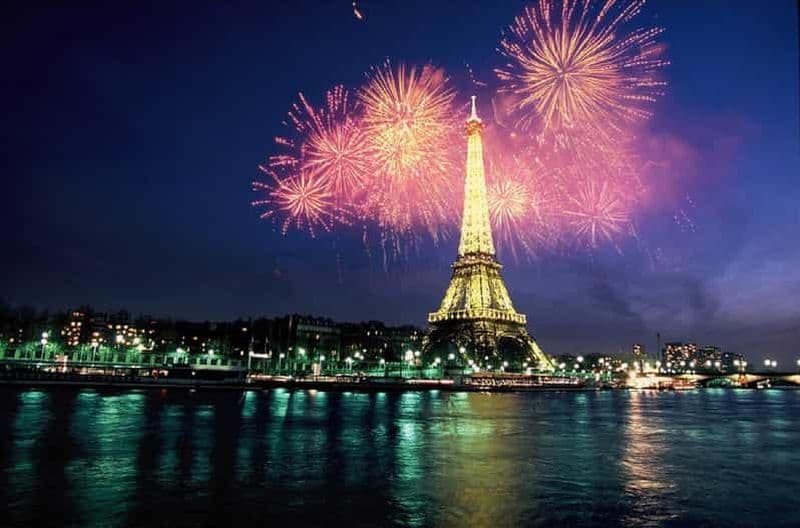 Billet Paris : Croisière de célébration du Jour de la Bastille avec dîner de 5 plats