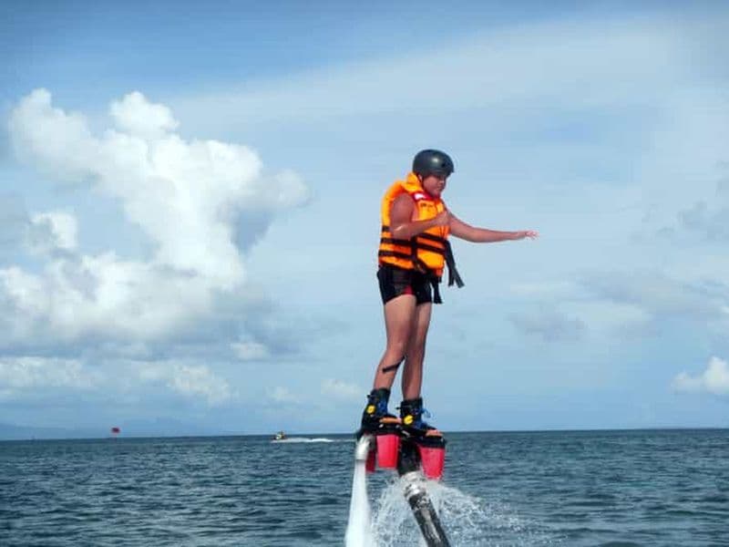 Billet Bali : Expérience de sport nautique Fly Board à la plage de Nusa Dua