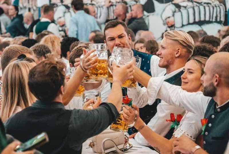 Billet Munich : expérience guidée de l'Oktoberfest avec places assises et bière