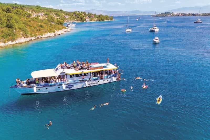Billet Au départ de Split : croisière dans le lagon bleu et les 3 îles avec déjeuner