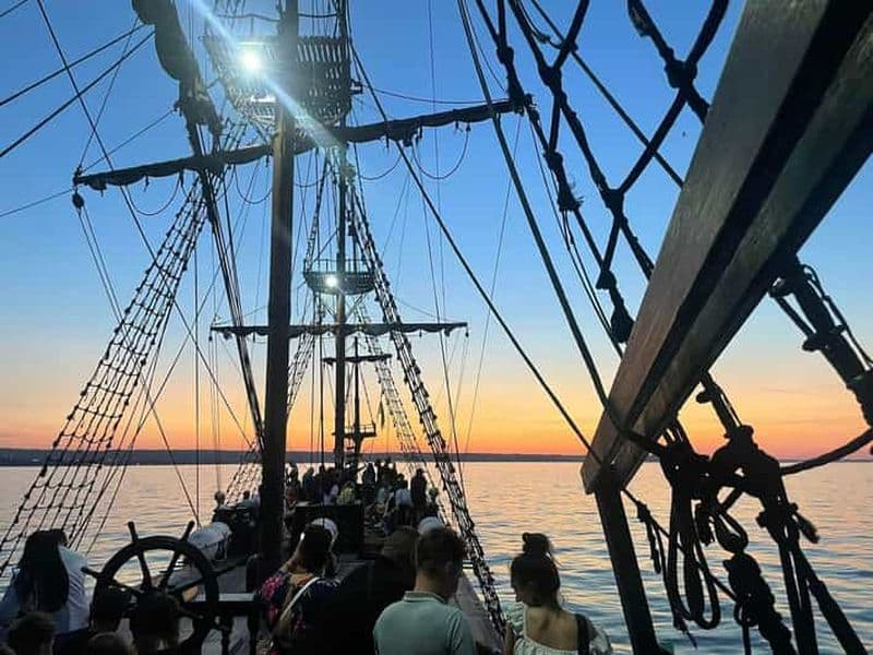 Billet Gdansk : 20h30 Croisière en soirée avec musique live sur le Black Pearl