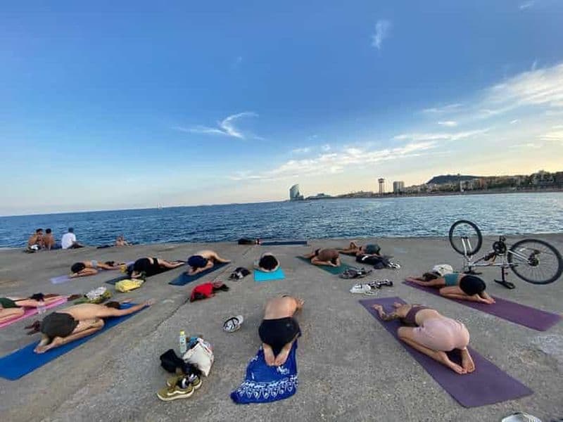 Billet Barcelone : yoga + visite culinaire + visite à pied du centre ville