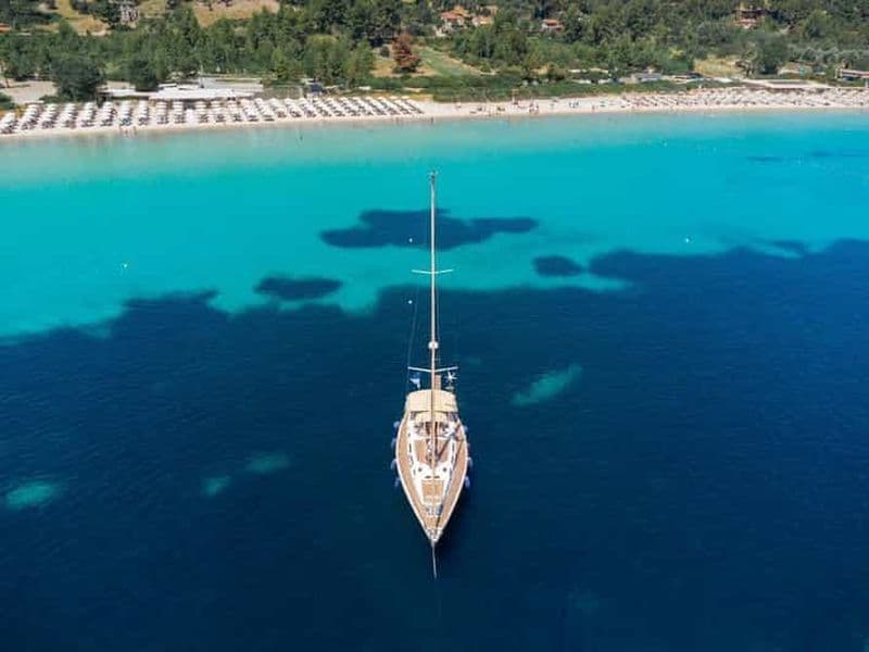 Billet Croisière privée en Chalcidique : Île de Kelifos et baies de Porto Carras