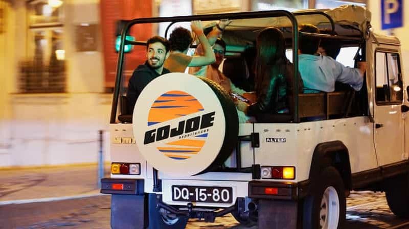 Billet Lisbonne de nuit : Jeep d'époque avec boissons à bord