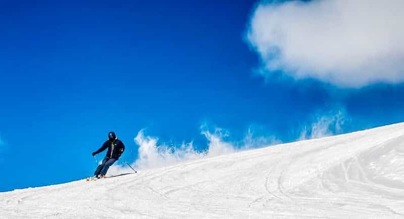 Billet Depuis Erevan : Journée de ski à Tsaghkadzor et au lac Sevan