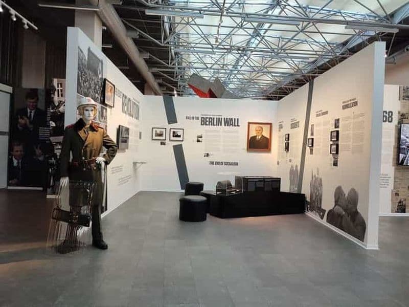 Billet Prague : billet pour le musée du communisme et visite à pied de la ville InApp