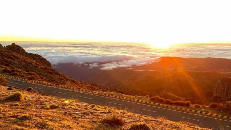 Billet Pico Do Arieiro to Pico Ruivo : Sunrise Hike Transfers (en anglais)