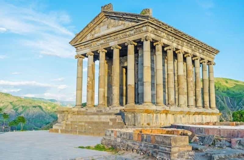 Billet Depuis Erevan : Temple de Garni, monastère de Geghard et visite de Qabab