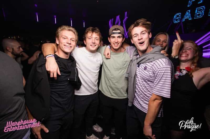 Billet Saint-Sylvestre à Prague : tournée des bars avec open bar et entrée en boîte de nuit