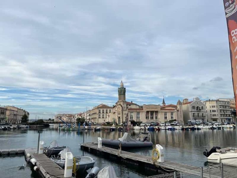 Billet Balade historique en bateau avec pause dégustation de vin du sud de france