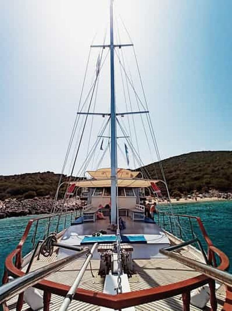 Billet Côte est de Samos en bateau avec barbecue sur la plage