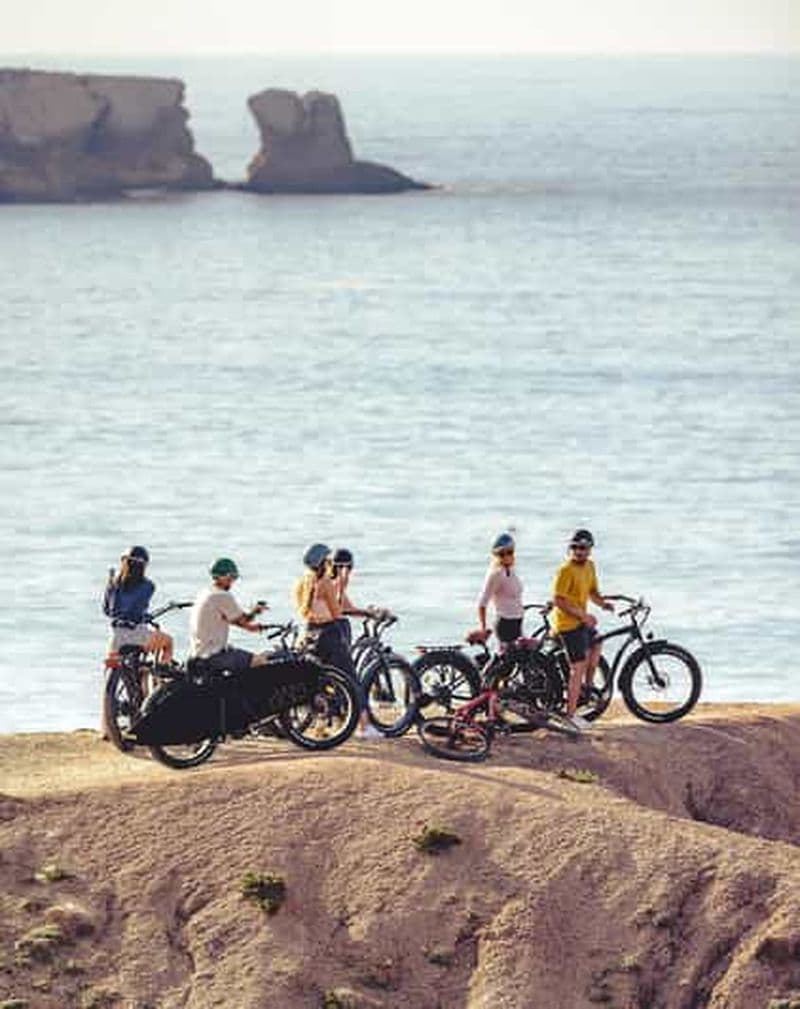 Billet Expérience de surf à Peniche : Excursion en E-Bike et leçon de surf