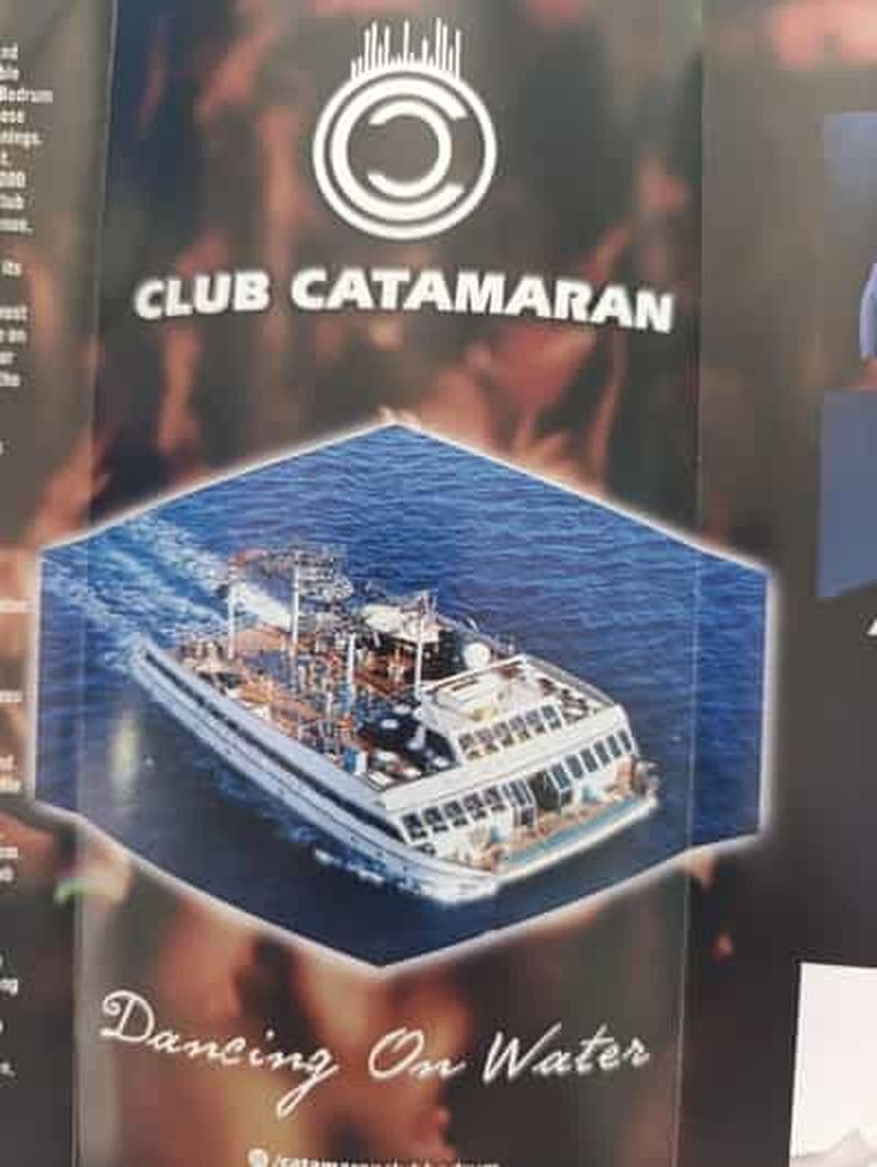 Billet Bodrum : Entrée dans la boîte de nuit du catamaran - Danse sur l'eau