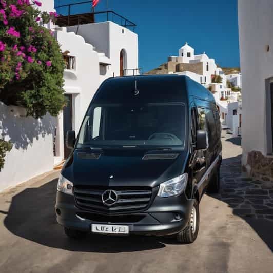 Billet Transfert privé : De l'aéroport au vieux port de Mykonos en minibus