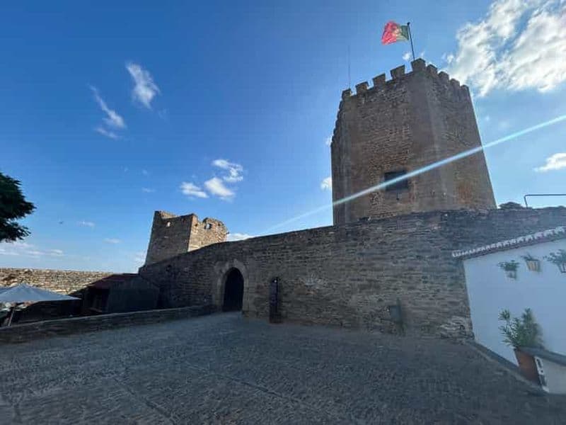 Billet Évora : visite de Monsaraz + poterie traditionnelle à S. Pedro do Corval