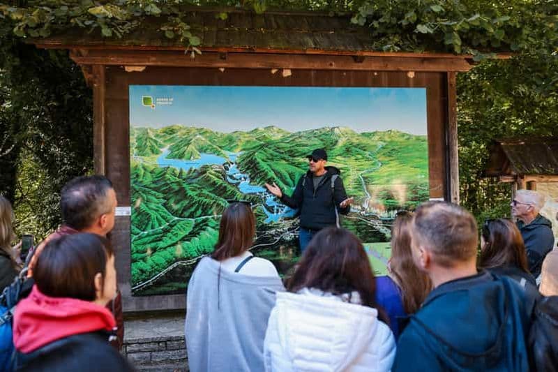 Billet Zadar : Lacs de Plitvice avec tour en bateau et visite de la vieille ville de Zadar