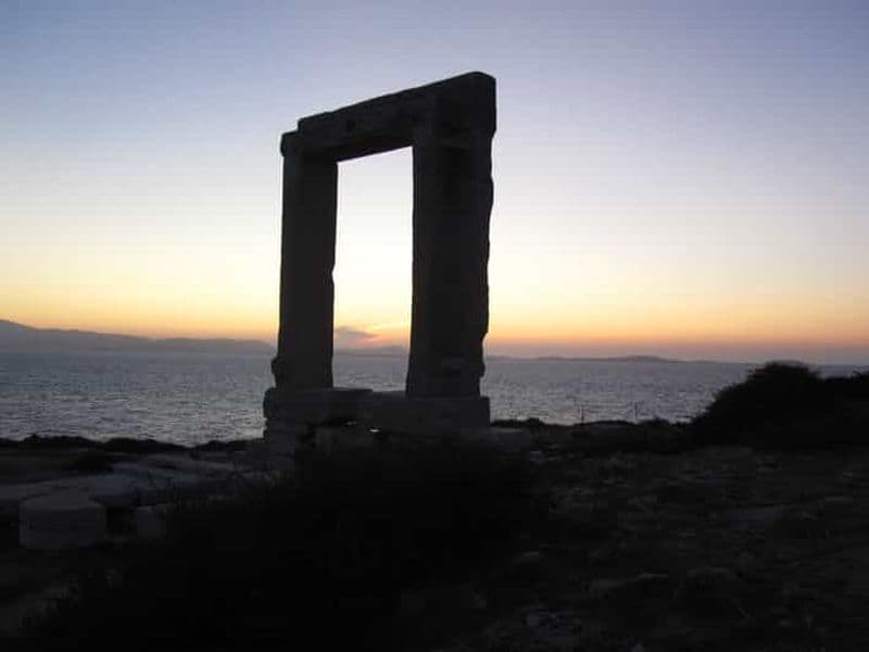 Billet Visite à pied du château de Naxos et coucher de soleil à la Portara