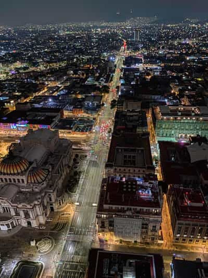 Billet CDMX : visite nocturne à pied de la ville, avec option Torre Latino