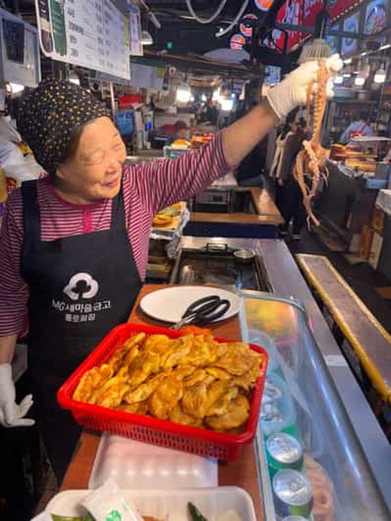 Billet Séoul : visite culinaire du marché aux puces de Dongmyo et de Gwangjang