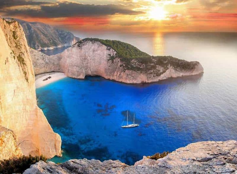 Billet Plage de Navagio : Excursion d'une journée à la plage des naufrages et aux grottes bleues