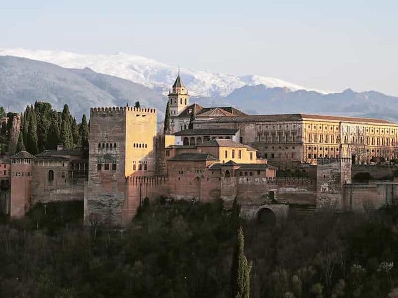 Billet Depuis Malaga : Bus Tour Grenade - Alhambra Complète : Visite avec Guide Officiel