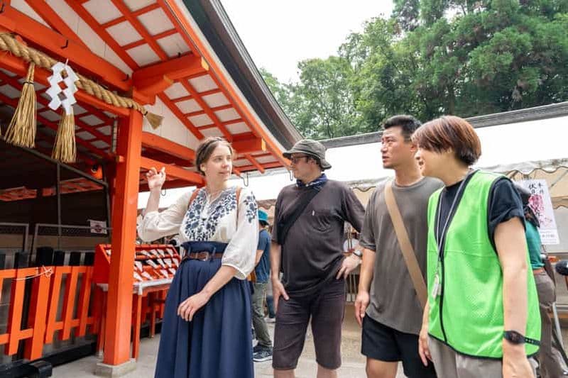 Billet Visite guidée du sanctuaire de Fushimi Inari Taisha et spectacle de kagura